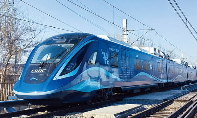 必须坚持深化供给侧结构性改革和着力扩大有效需求协同发力